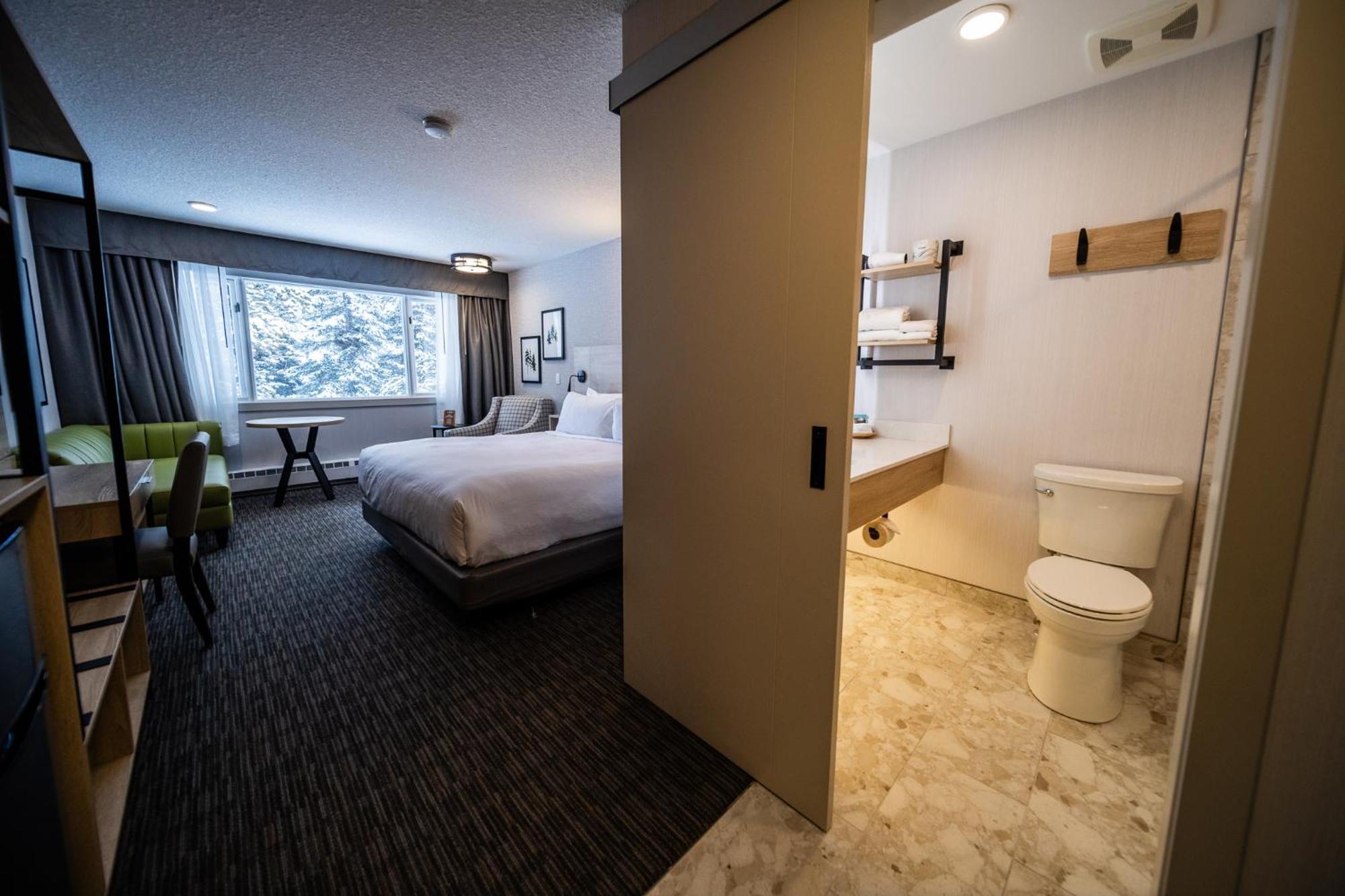Mountaineer Lodge Lake Louise Eksteriør bilde