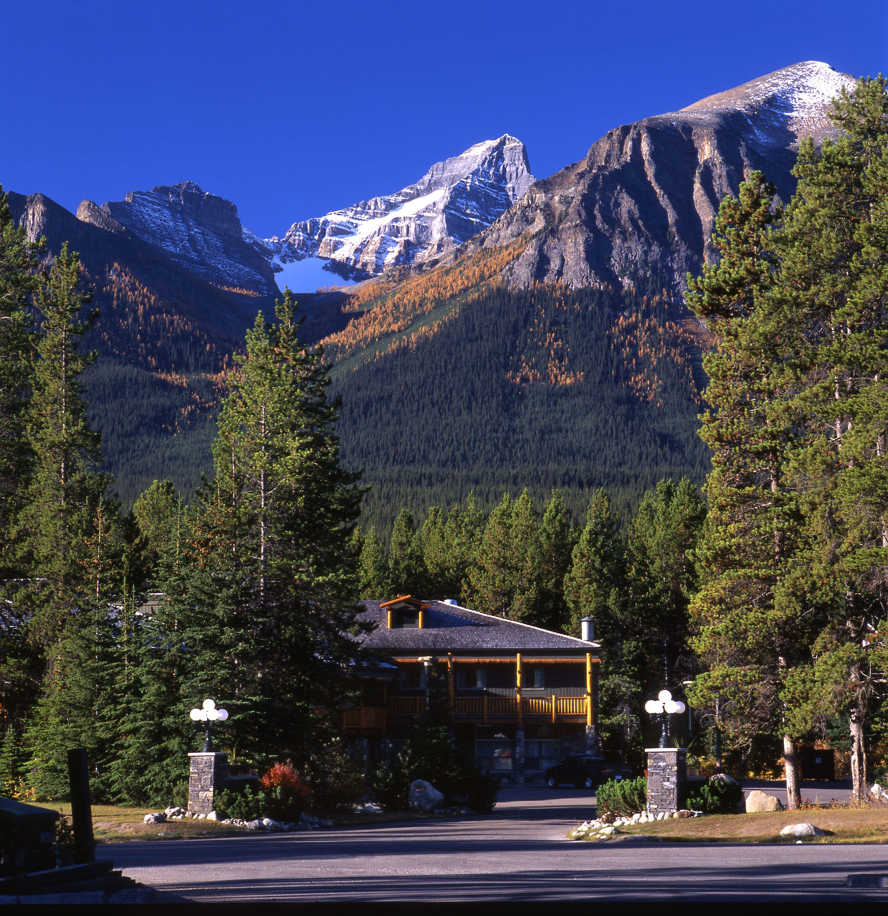 Mountaineer Lodge Lake Louise Eksteriør bilde