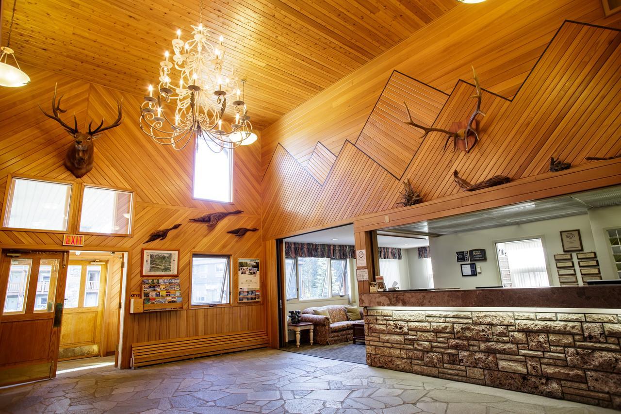 Mountaineer Lodge Lake Louise Eksteriør bilde