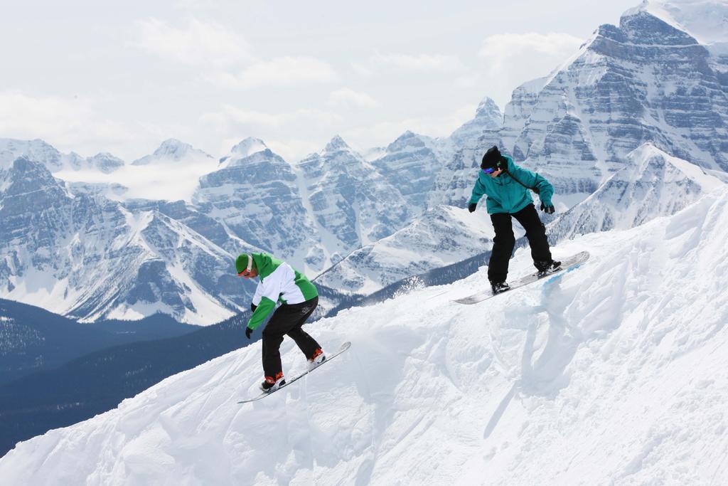 Mountaineer Lodge Lake Louise Eksteriør bilde